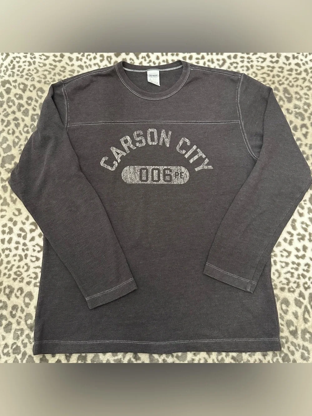 Y2K Old Navy Long Sleeve Graphic Top Gray Size Large Men’s